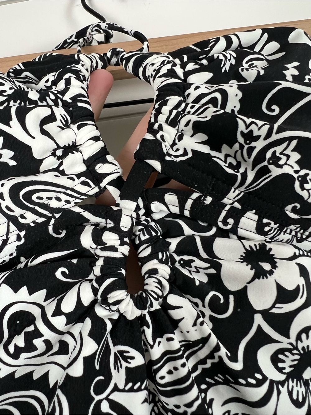 LOFT Beach Cutout Halter One Piece Swimsuit Medium Black White Floral NWT - Picture 7 of 16